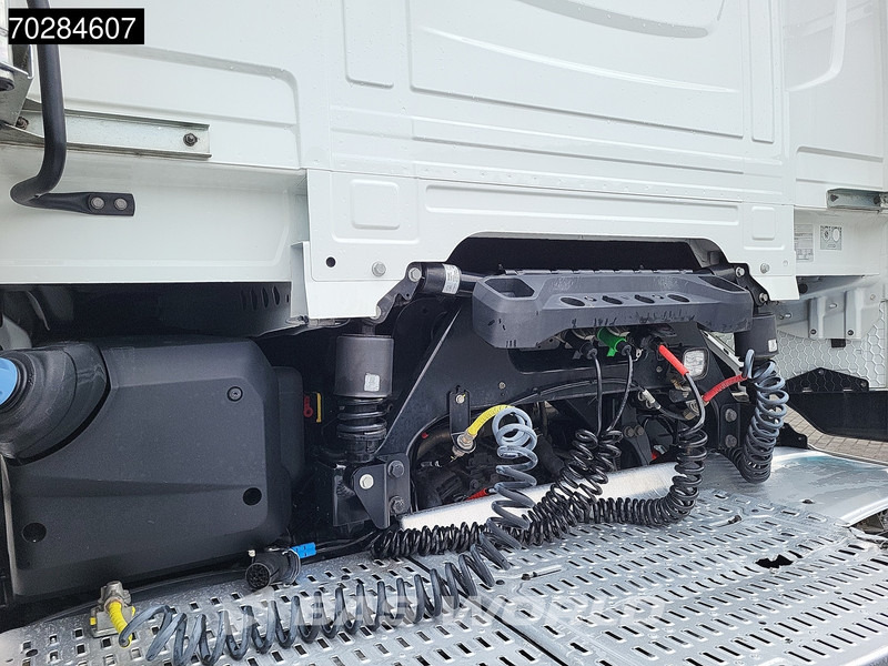DAF XG 480 4X2 Retarder 2x Tanks Standklima MirrorCam Alcoa's - Sattelzugmaschine: das Bild 5 DAF XG 480 4X2 Retarder 2x Tanks Standklima MirrorCam Alcoa's - Sattelzugmaschine: das Bild 5