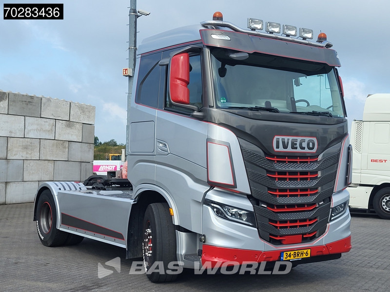 Iveco X-Way 570 820 4X2 NL Show Truck! Hydraulik ACC Standklima Navi Alcoa's - Sattelzugmaschine: das Bild 3 Iveco X-Way 570 820 4X2 NL Show Truck! Hydraulik ACC Standklima Navi Alcoa's - Sattelzugmaschine: das Bild 3