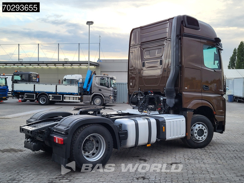 Mercedes-Benz Actros 1848 4X2 BigSpace Retarder 2x Tanks ACC Standklima MirrorCam Euro 6 - Sattelzugmaschine: das Bild 5 Mercedes-Benz Actros 1848 4X2 BigSpace Retarder 2x Tanks ACC Standklima MirrorCam Euro 6 - Sattelzugmaschine: das Bild 5