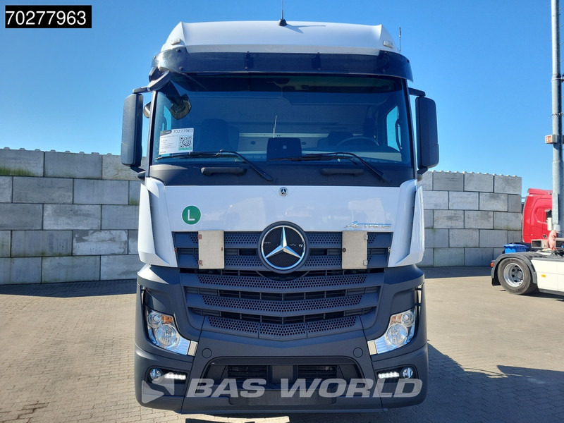 Sattelzugmaschine Mercedes-Benz Actros 1851 Actros 4X2 BigSpace 2x Tanks: das Bild 13