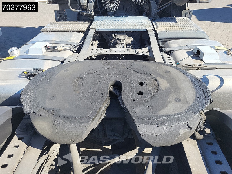 Sattelzugmaschine Mercedes-Benz Actros 1851 Actros 4X2 BigSpace 2x Tanks: das Bild 7