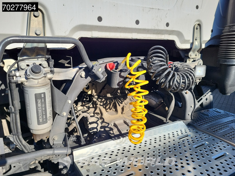 Mercedes-Benz Actros 1851 Actros 4X2 BigSpace 2x Tanks - Sattelzugmaschine: das Bild 5 Mercedes-Benz Actros 1851 Actros 4X2 BigSpace 2x Tanks - Sattelzugmaschine: das Bild 5