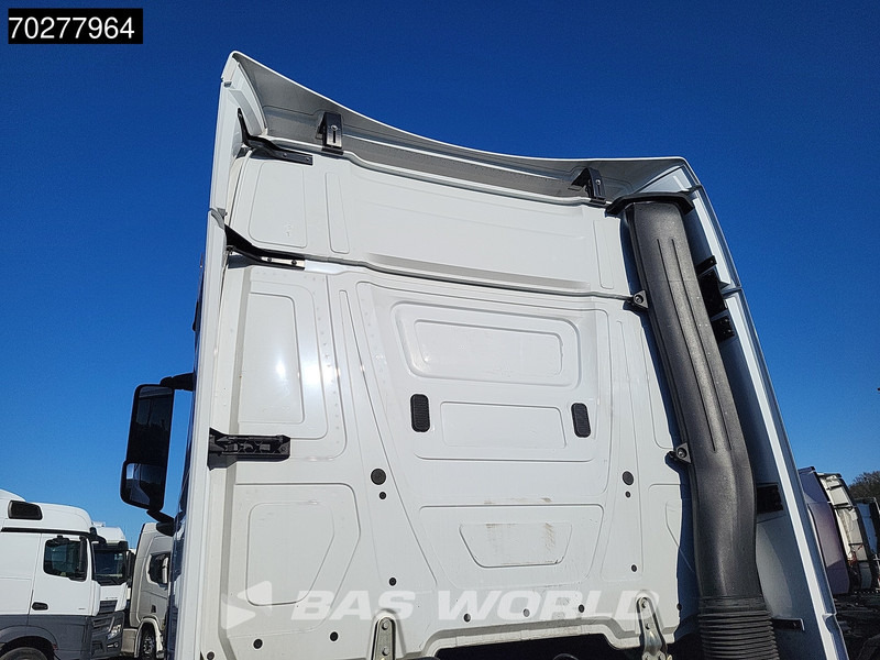 Mercedes-Benz Actros 1851 Actros 4X2 BigSpace 2x Tanks - Sattelzugmaschine: das Bild 3 Mercedes-Benz Actros 1851 Actros 4X2 BigSpace 2x Tanks - Sattelzugmaschine: das Bild 3