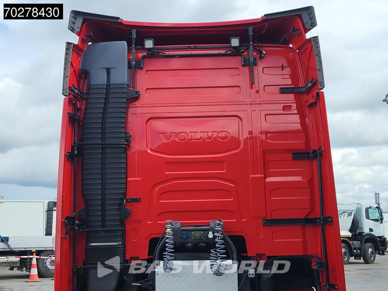 Volvo FH16 750 FH16 6X2 Special-Interior Full-Air Work-Remote Dynamic Steering Alcoa ACC Xenon - Sattelzugmaschine: das Bild 5 Volvo FH16 750 FH16 6X2 Special-Interior Full-Air Work-Remote Dynamic Steering Alcoa ACC Xenon - Sattelzugmaschine: das Bild 5
