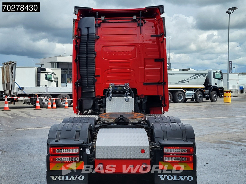 Volvo FH16 750 FH16 6X2 Special-Interior Full-Air Work-Remote Dynamic Steering Alcoa ACC Xenon - Sattelzugmaschine: das Bild 3 Volvo FH16 750 FH16 6X2 Special-Interior Full-Air Work-Remote Dynamic Steering Alcoa ACC Xenon - Sattelzugmaschine: das Bild 3