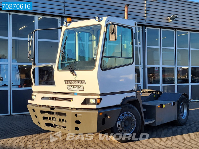 Terberg YT182 4X2 - Terminaltraktor: das Bild 3 Terberg YT182 4X2 - Terminaltraktor: das Bild 3