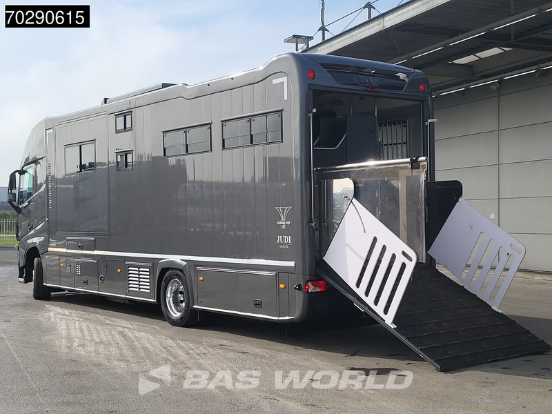 Volvo FH 420 FH 4X2 NL-Truck STX Horse truck + Living 4 Horses Navi ACC Euro 6 - Pferdetransporter: das Bild 2 Volvo FH 420 FH 4X2 NL-Truck STX Horse truck + Living 4 Horses Navi ACC Euro 6 - Pferdetransporter: das Bild 2