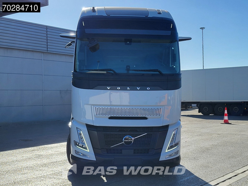 Volvo FH 62 R AERO 6X2 NEW Horsetruck chassis Lift+Lenkachse Dynamic Steering Mirror cam Euro 6 - Fahrgestell LKW: das Bild 5 Volvo FH 62 R AERO 6X2 NEW Horsetruck chassis Lift+Lenkachse Dynamic Steering Mirror cam Euro 6 - Fahrgestell LKW: das Bild 5