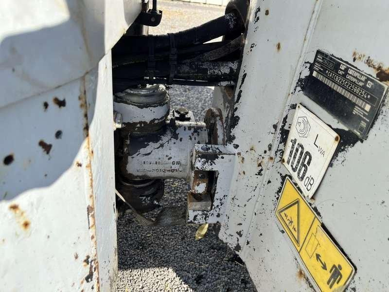 Straßenwalze Caterpillar CB225E: das Bild 19 Straßenwalze Caterpillar CB225E: das Bild 19