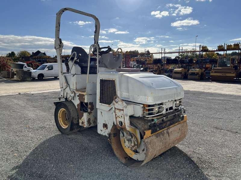 Straßenwalze Caterpillar CB225E: das Bild 8 Straßenwalze Caterpillar CB225E: das Bild 8