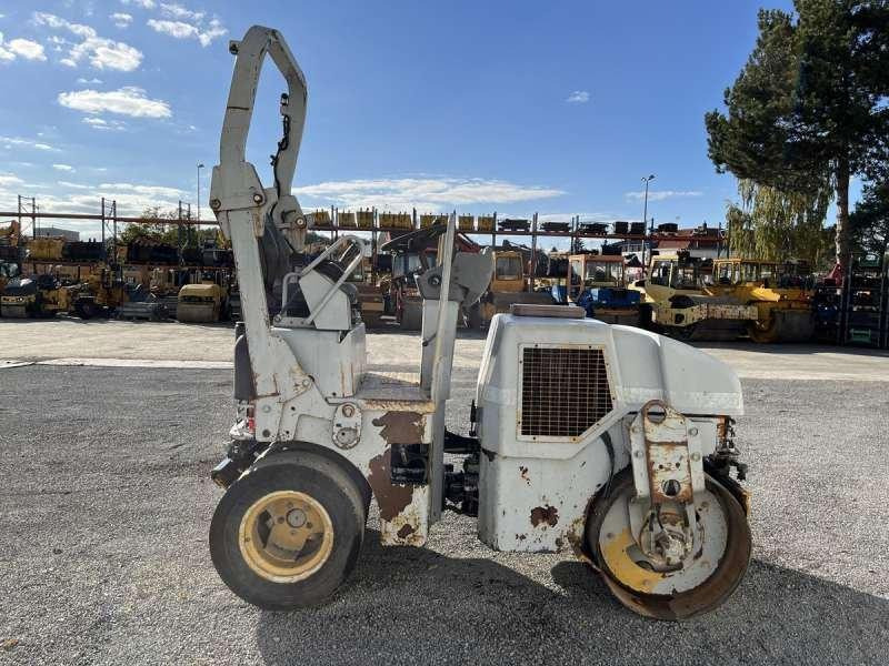 Straßenwalze Caterpillar CB225E: das Bild 6 Straßenwalze Caterpillar CB225E: das Bild 6