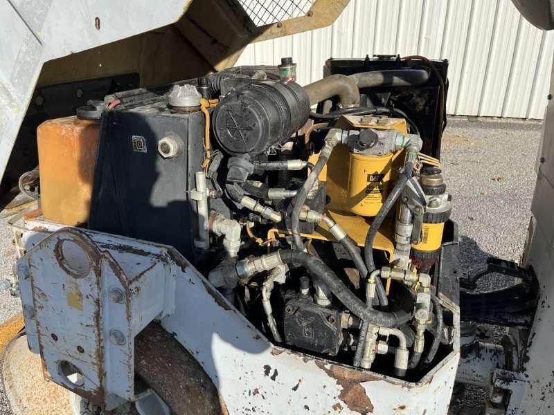 Straßenwalze Caterpillar CB225E: das Bild 25 Straßenwalze Caterpillar CB225E: das Bild 25