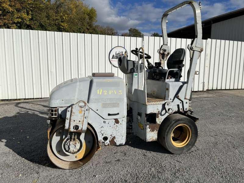 Straßenwalze Caterpillar CB225E: das Bild 43 Straßenwalze Caterpillar CB225E: das Bild 43