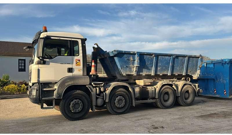 MAN TGS 35.460 8X4 - Abrollkipper: das Bild 1 MAN TGS 35.460 8X4 - Abrollkipper: das Bild 1