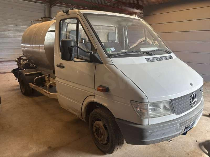 Mercedes 410 A EMULSION + TREMI GRAVILLON - Bitumenspritzmaschine: das Bild 1 Mercedes 410 A EMULSION + TREMI GRAVILLON - Bitumenspritzmaschine: das Bild 1