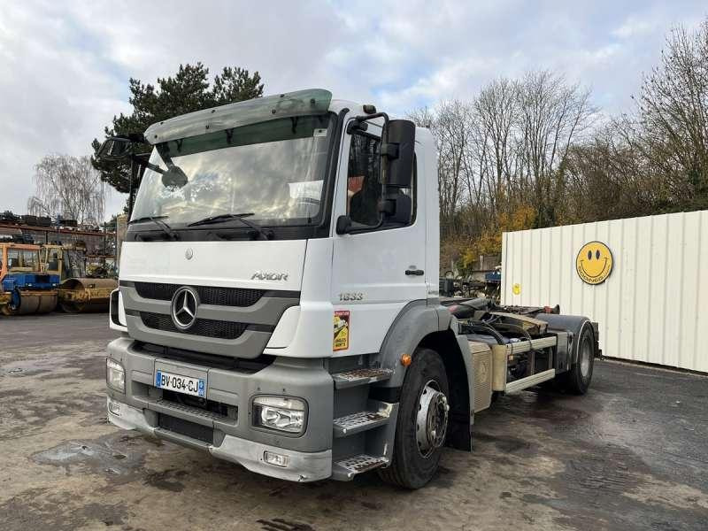 Mercedes AXOR 1833 - Abrollkipper: das Bild 2 Mercedes AXOR 1833 - Abrollkipper: das Bild 2