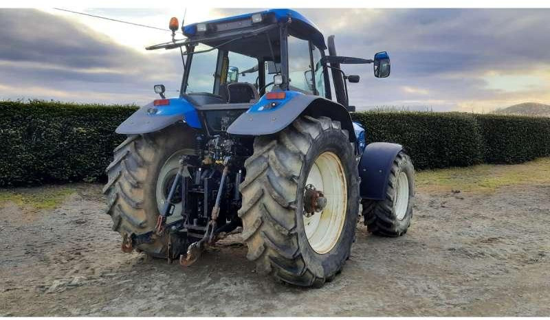 New Holland TM190 - Traktor: das Bild 4 New Holland TM190 - Traktor: das Bild 4