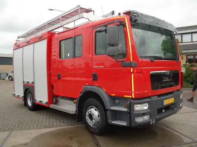 MAN TGM 15.250 FIRE TRUCK,2000 LITER TANK, FOAM TANK, AIRCO - Feuerwehrfahrzeug: das Bild 1 MAN TGM 15.250 FIRE TRUCK,2000 LITER TANK, FOAM TANK, AIRCO - Feuerwehrfahrzeug: das Bild 1