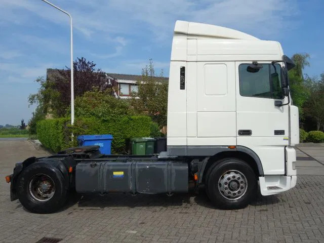 DAF XF 430 EURO3 MANAULE GEAR - Sattelzugmaschine: das Bild 3 DAF XF 430 EURO3 MANAULE GEAR - Sattelzugmaschine: das Bild 3