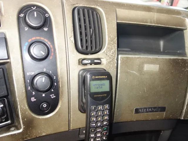 Sattelzugmaschine Renault Premium 440 MANUAL GEARBOX,AIRCO: das Bild 10 Sattelzugmaschine Renault Premium 440 MANUAL GEARBOX,AIRCO: das Bild 10