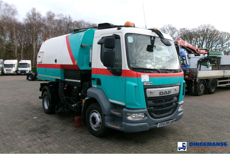 DAF LF 55.220 4X2 Johnston street sweeper - Kehrmaschine: das Bild 2 DAF LF 55.220 4X2 Johnston street sweeper - Kehrmaschine: das Bild 2