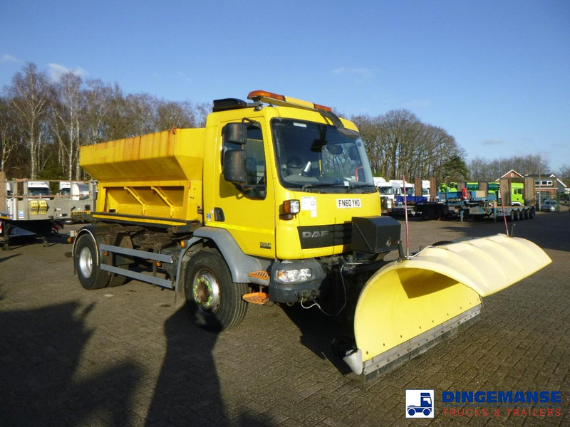 DAF LF 55.220 4x2 RHD gritter / snow plough - Schneeräumfahrzeug: das Bild 2 DAF LF 55.220 4x2 RHD gritter / snow plough - Schneeräumfahrzeug: das Bild 2