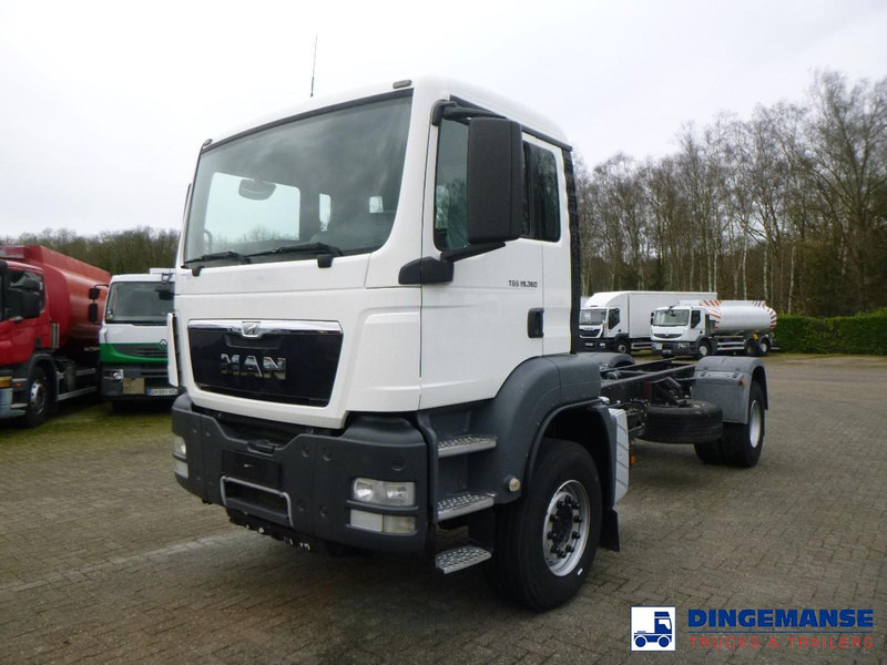 MAN TGS 19.360 4X2 BBS manual Euro 2 chassis + PTO - Fahrgestell LKW: das Bild 1 MAN TGS 19.360 4X2 BBS manual Euro 2 chassis + PTO - Fahrgestell LKW: das Bild 1