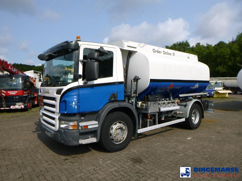 Scania P 230 DB 4x2 RHD fuel tank 12.4 m3 / 4 comp - Tankwagen: das Bild 1 Scania P 230 DB 4x2 RHD fuel tank 12.4 m3 / 4 comp - Tankwagen: das Bild 1