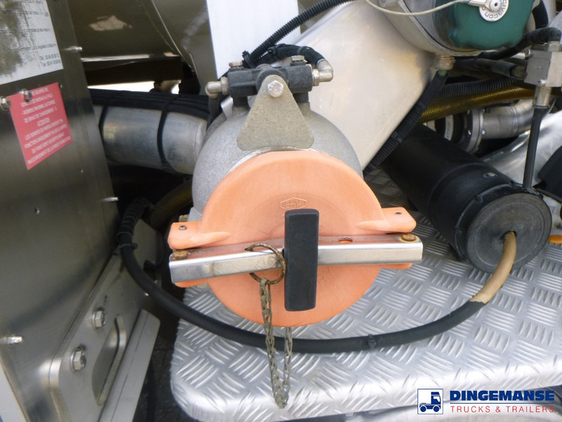 Tankwagen Scania P 320 DB 6X2 fuel tank 18.8 m3 / 5 comp: das Bild 12