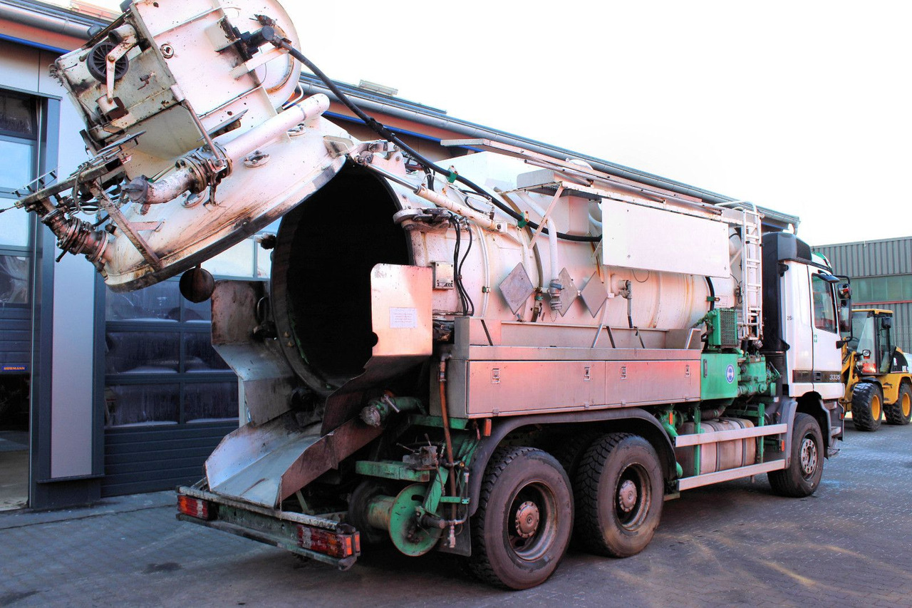 Mercedes-Benz Actros 3335 6x4 Kroll 13m³ HD-Kombi ADR/GGVS V2A - Saug-/ Spülfahrzeug: das Bild 3 Mercedes-Benz Actros 3335 6x4 Kroll 13m³ HD-Kombi ADR/GGVS V2A - Saug-/ Spülfahrzeug: das Bild 3