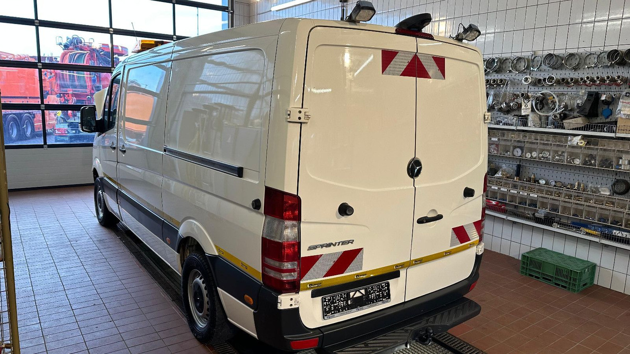 Mercedes-Benz Sprinter 316 CDI + Leistikow 1m³ HD-Spüler 3,5t - Saug-/ Spülfahrzeug: das Bild 5 Mercedes-Benz Sprinter 316 CDI + Leistikow 1m³ HD-Spüler 3,5t - Saug-/ Spülfahrzeug: das Bild 5