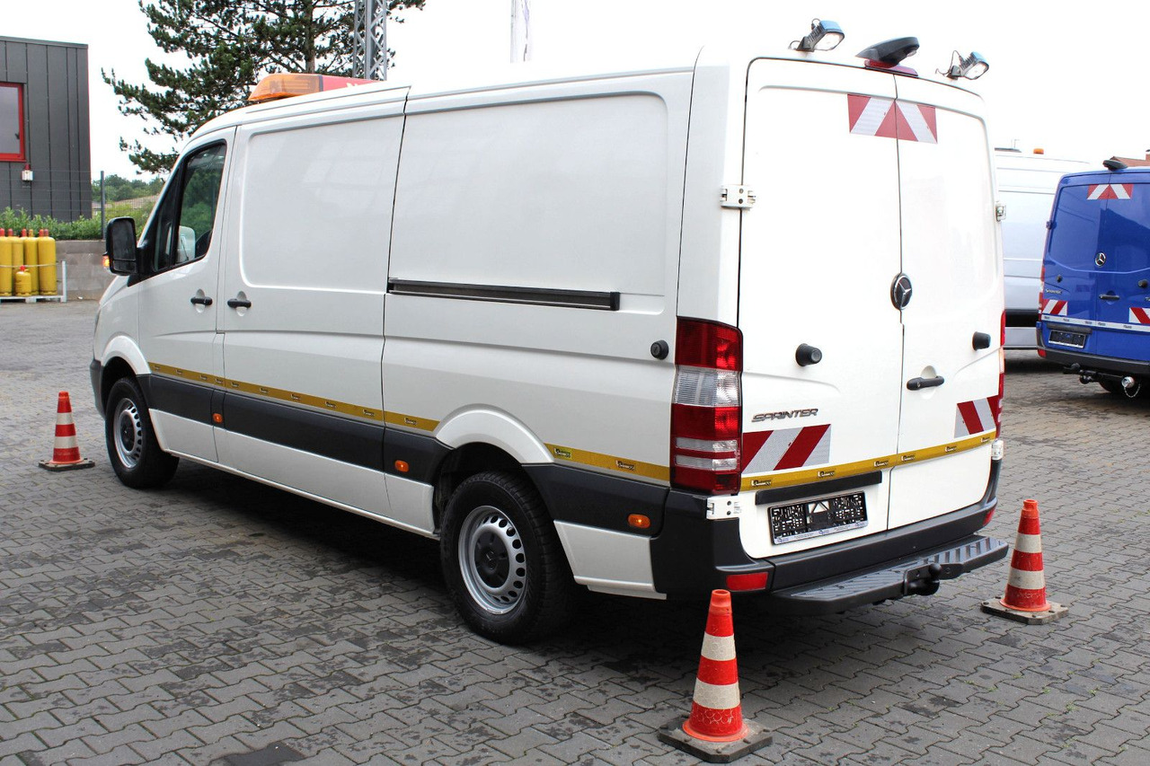Mercedes-Benz Sprinter 316 CDI + Leistikow 1m³ HD-Spüler 3,5t - Saug-/ Spülfahrzeug: das Bild 3 Mercedes-Benz Sprinter 316 CDI + Leistikow 1m³ HD-Spüler 3,5t - Saug-/ Spülfahrzeug: das Bild 3