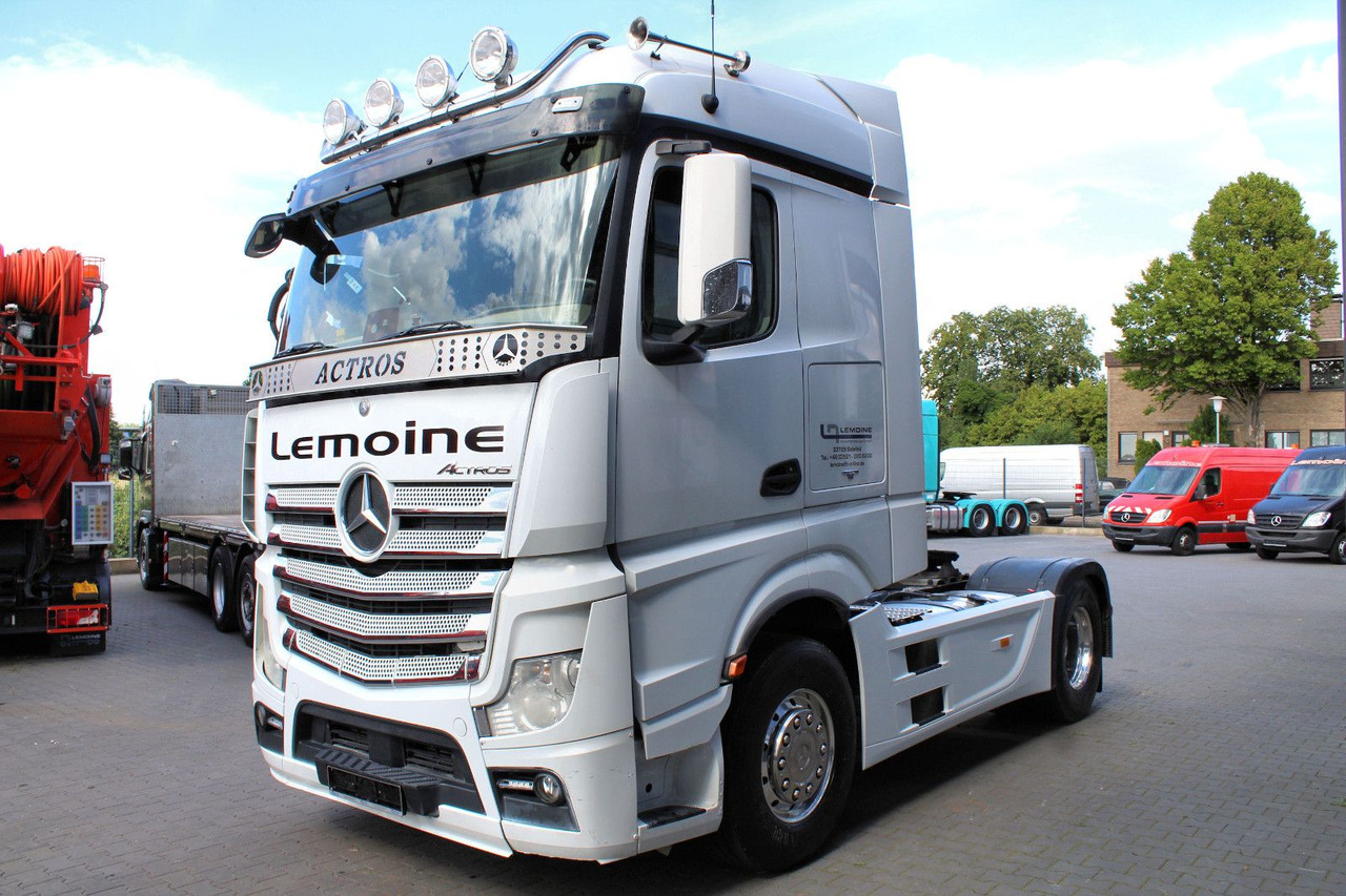 Mercedes-Benz Actros 1853 4x2 LS +Hydraulik + neuer AT-Motor - Sattelzugmaschine: das Bild 3 Mercedes-Benz Actros 1853 4x2 LS +Hydraulik + neuer AT-Motor - Sattelzugmaschine: das Bild 3