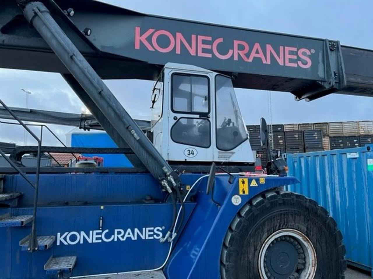 SMV 4531 TB5 - Reach stacker: das Bild 1 SMV 4531 TB5 - Reach stacker: das Bild 1