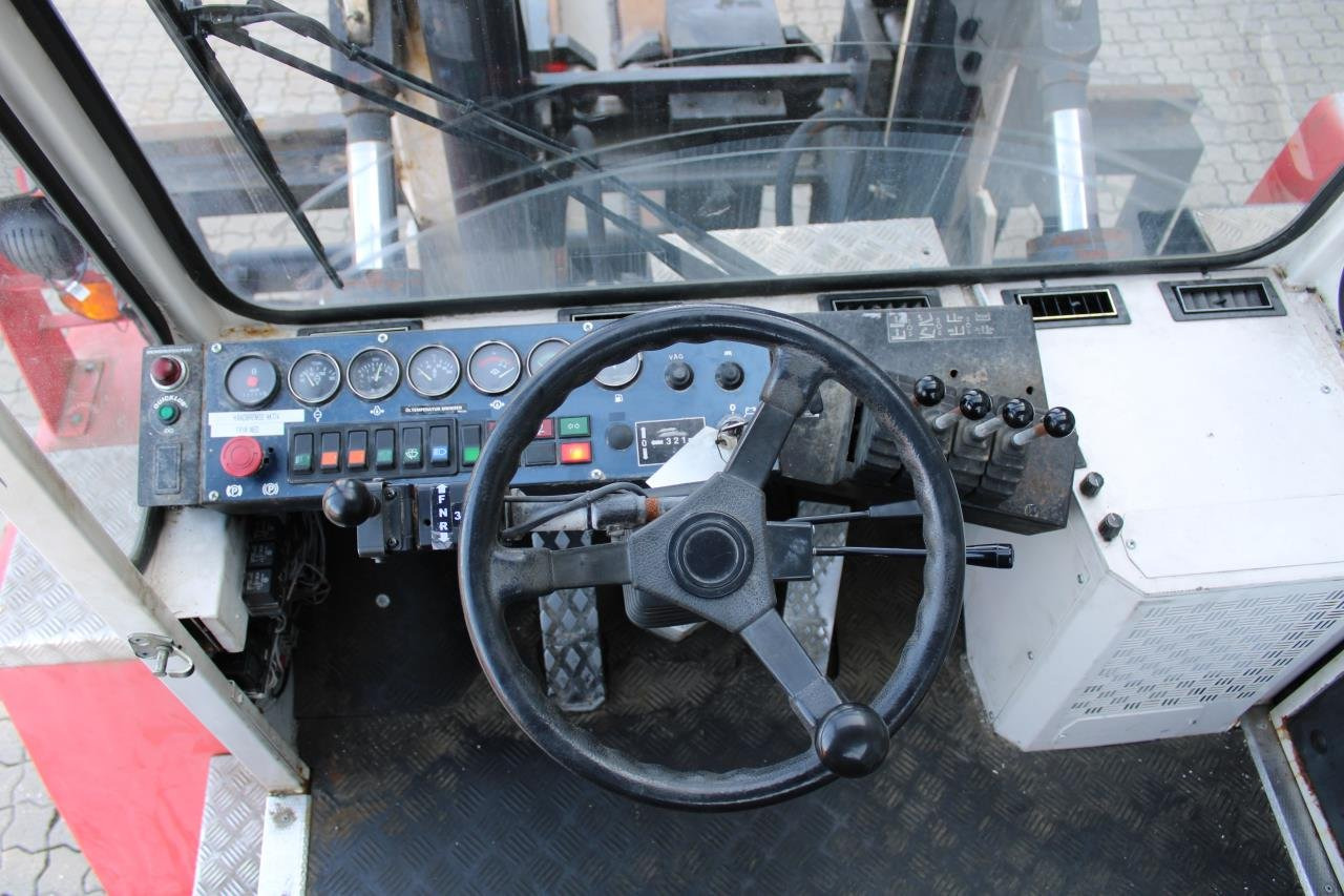 SveTruck 15120-35 - Dieselstapler: das Bild 4 SveTruck 15120-35 - Dieselstapler: das Bild 4