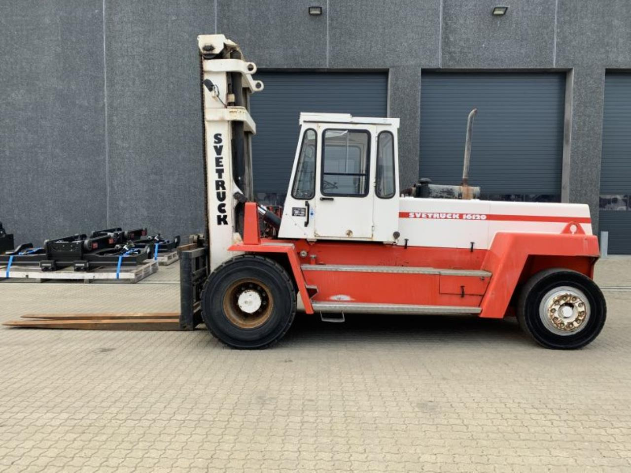 SveTruck 16120-38 - Dieselstapler: das Bild 1 SveTruck 16120-38 - Dieselstapler: das Bild 1