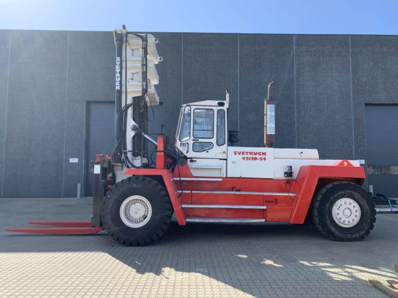 SveTruck 42120-54 - Dieselstapler: das Bild 1 SveTruck 42120-54 - Dieselstapler: das Bild 1