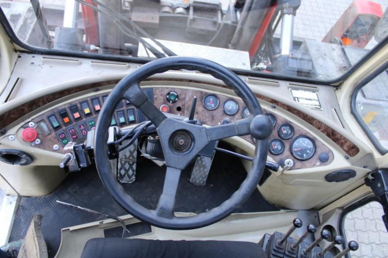 SveTruck 960-26 - Dieselstapler: das Bild 4 SveTruck 960-26 - Dieselstapler: das Bild 4