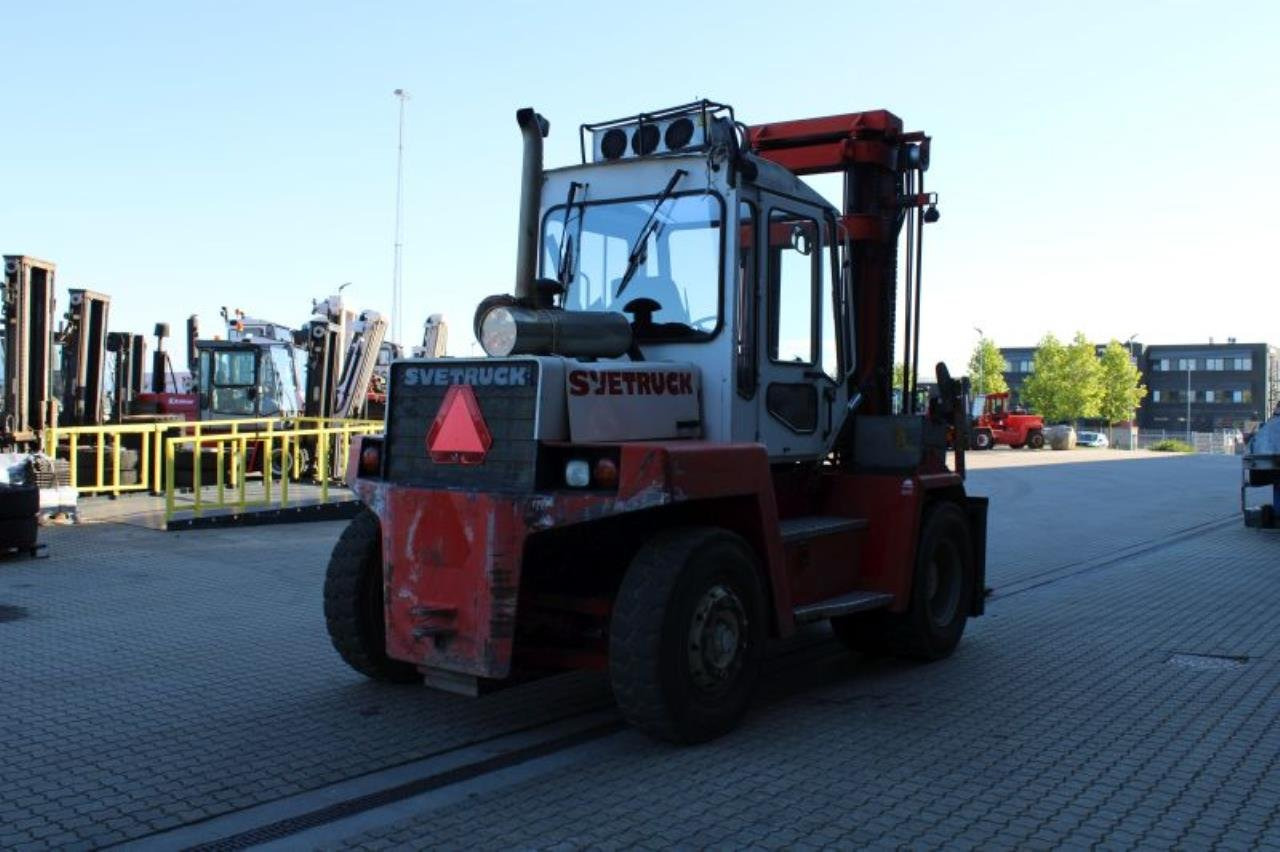 SveTruck 960-26 - Dieselstapler: das Bild 3 SveTruck 960-26 - Dieselstapler: das Bild 3