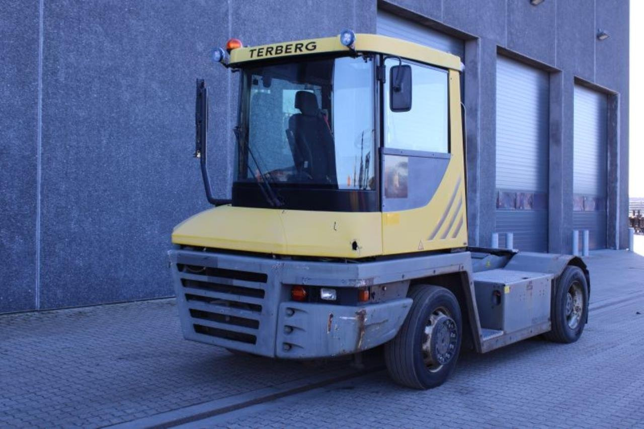 Terberg RT223 - Terminaltraktor: das Bild 2 Terberg RT223 - Terminaltraktor: das Bild 2