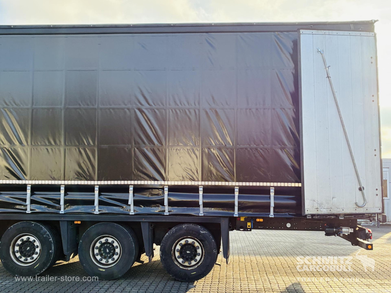 SCHMITZ Auflieger Curtainsider Mega - Planenauflieger: das Bild 4 SCHMITZ Auflieger Curtainsider Mega - Planenauflieger: das Bild 4