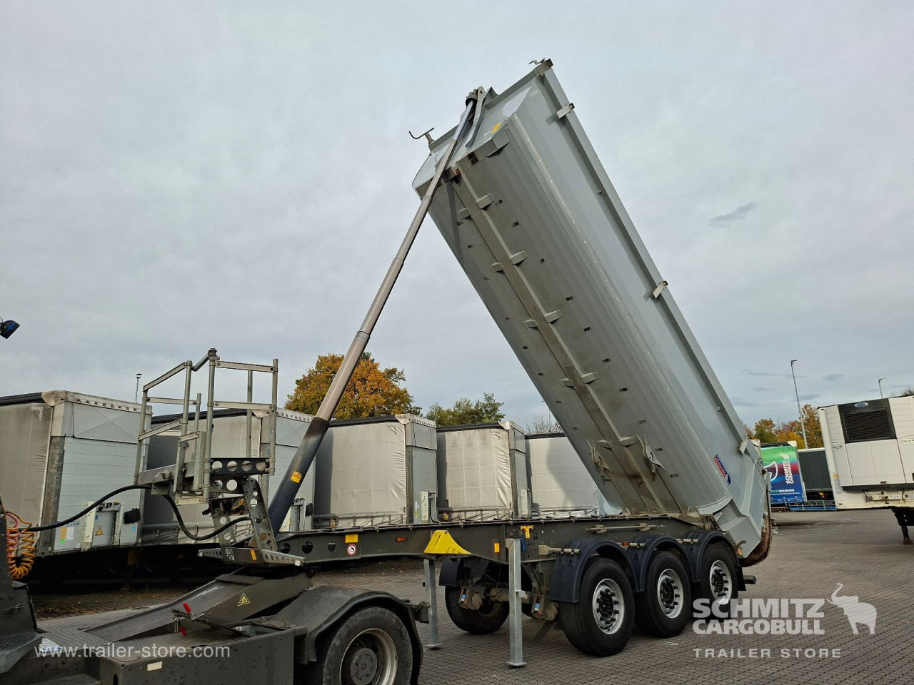 SCHMITZ Auflieger Kipper Stahlrundmulde 25m³ - Kipper Auflieger: das Bild 2 SCHMITZ Auflieger Kipper Stahlrundmulde 25m³ - Kipper Auflieger: das Bild 2
