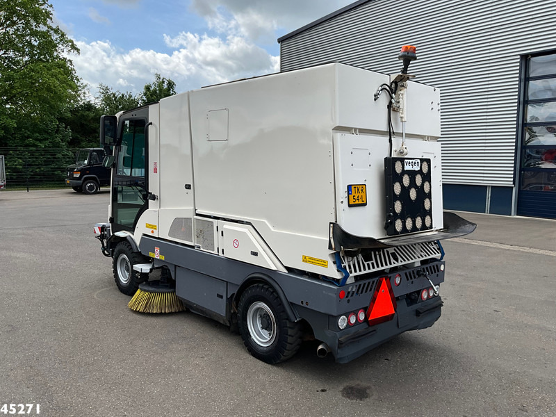 Dulevo 3000T Revolution Euro 6 with 3-rd brush - Kehrmaschine: das Bild 2 Dulevo 3000T Revolution Euro 6 with 3-rd brush - Kehrmaschine: das Bild 2