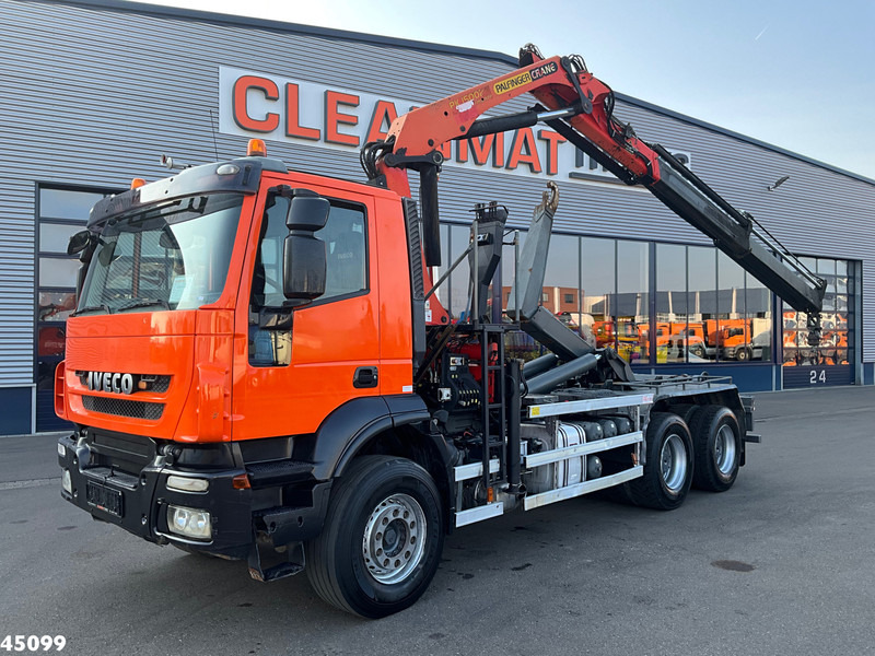 Iveco Trakker AD380T41 6x4 Palfinger 15 Tonmeter laadkraan Just 159.492 Km! - Abrollkipper, Autokran: das Bild 2 Iveco Trakker AD380T41 6x4 Palfinger 15 Tonmeter laadkraan Just 159.492 Km! - Abrollkipper, Autokran: das Bild 2