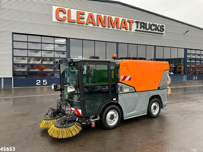 Kärcher MC 250 Just 16.579 km! - Kehrmaschine: das Bild 2 Kärcher MC 250 Just 16.579 km! - Kehrmaschine: das Bild 2