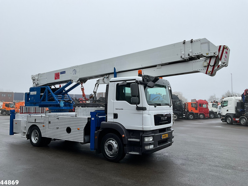 Autokran MAN TGM 15.290 Klaas 35 meter Dachdecker Kran: das Bild 6