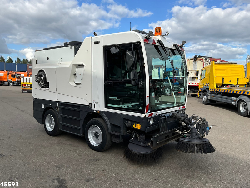 Schmidt Compact 400 Euro 6 with 3-rd brush - Kehrmaschine: das Bild 5 Schmidt Compact 400 Euro 6 with 3-rd brush - Kehrmaschine: das Bild 5