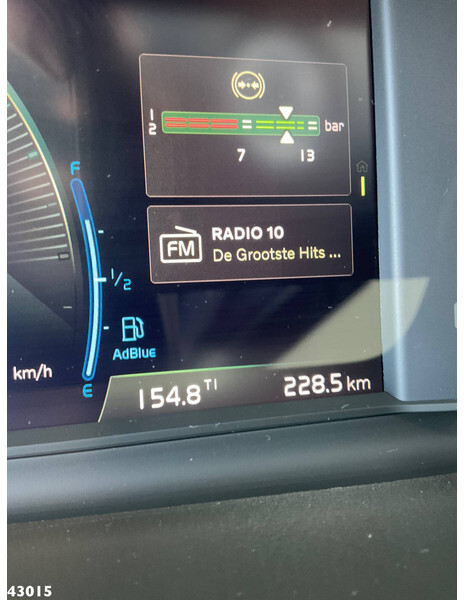 Abrollkipper, Autokran Volvo FM 430 HMF 23 Tonmeter laadkraan: das Bild 16
