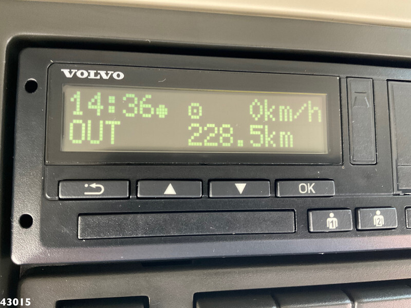 Abrollkipper, Autokran Volvo FM 430 HMF 23 Tonmeter laadkraan: das Bild 17
