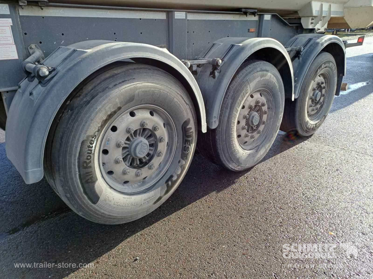 LANGENDORF Auflieger Kipper Stahlrundmulde 24m³ - Kipper Auflieger: das Bild 2 LANGENDORF Auflieger Kipper Stahlrundmulde 24m³ - Kipper Auflieger: das Bild 2